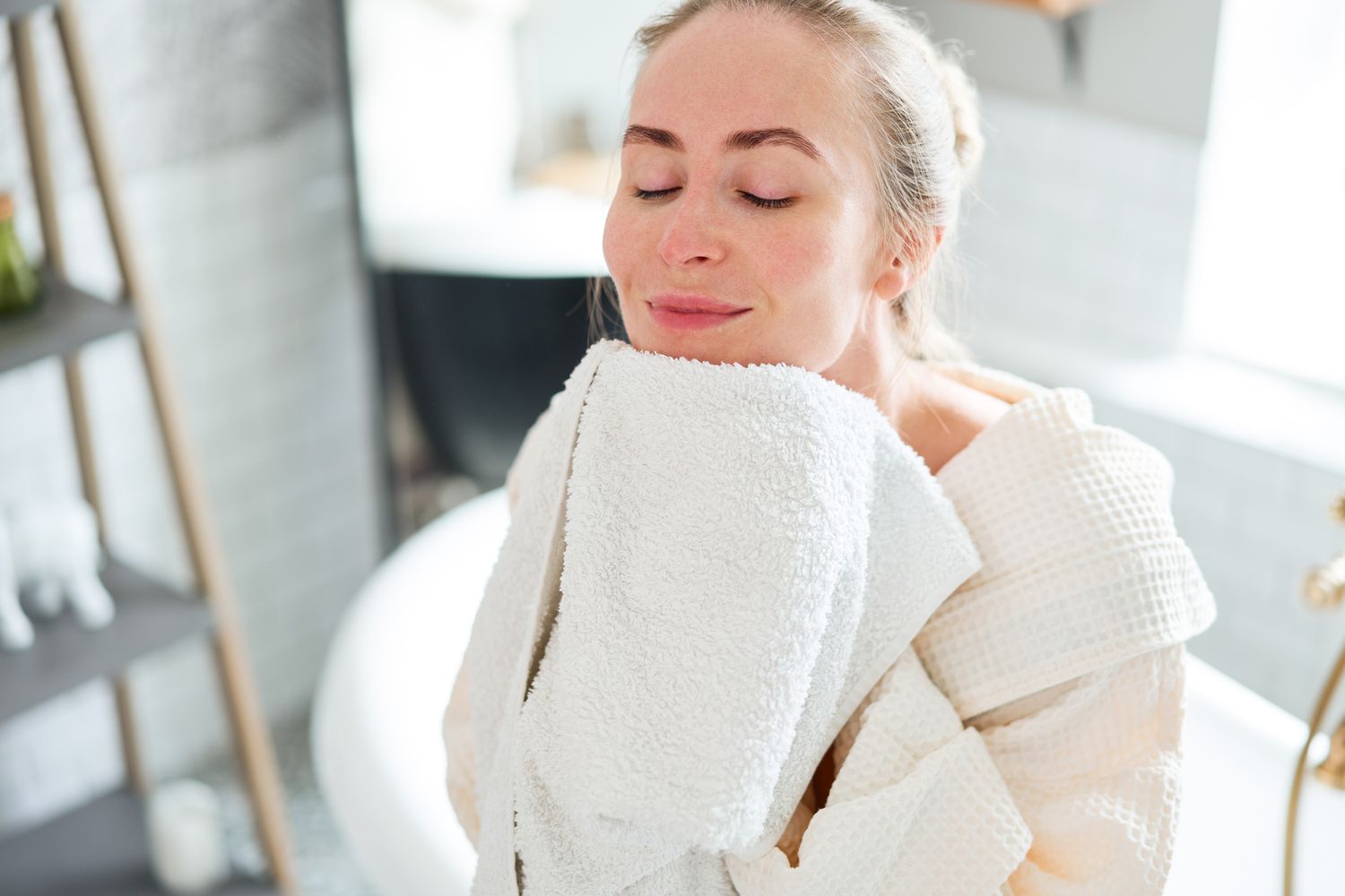 The Retro Beauty Trick My Grandmother Taught Me For Instantly Depuffed Skin